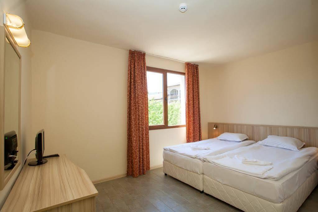 Bisser Hotel - Free Parking - Free Pool Access Μπαλτσίκ Εξωτερικό φωτογραφία